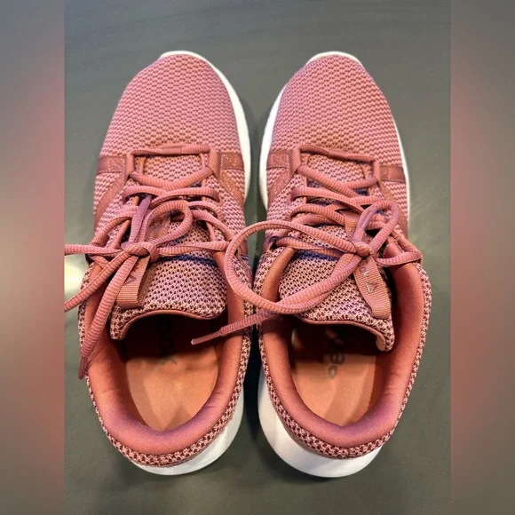 Women’s Reebok Shoes 9 - Picture 4 of 7